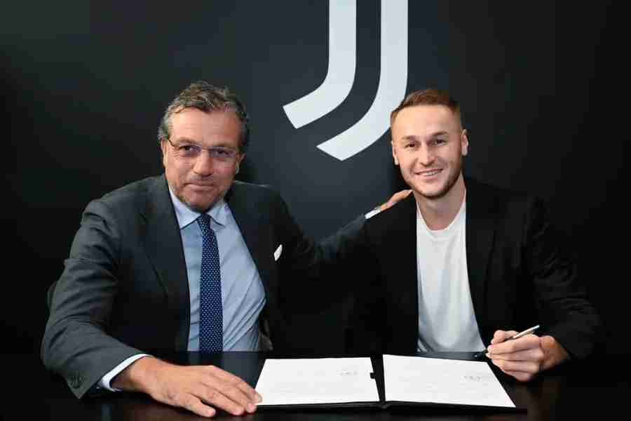 Juventus ra mắt tân binh đắt nhất Serie A hè này