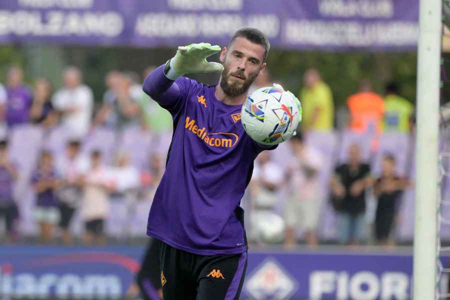 De Gea để thủng lưới đến 3 bàn ở trận ra mắt Fiorentina.