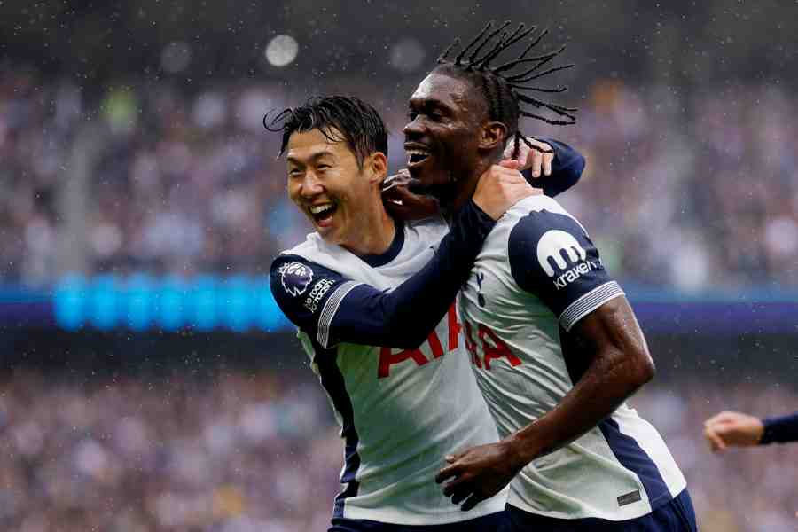 Hàng công Tottenham có ngày thi đấu thăng hoa.