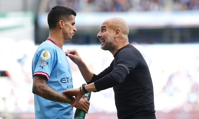 Mối quan hệ giữa Cancelo và Pep Guardiola rạn nứt không thể hàn gắn