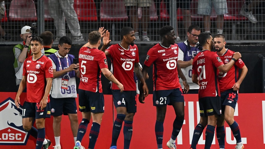 Lille nhẹ nhàng vượt qua Slavia Praha