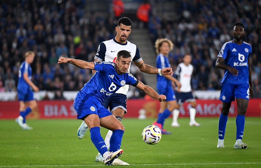 Tân binh bom tấn Solanke chưa bắt nhịp được với Tottenham