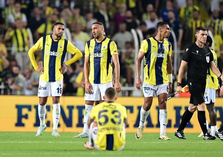 Fenerbahce thất bại trước Lille tại vòng loại 3 Champions League