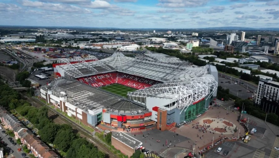 Nhà tài trợ Qualcomm muốn mua lại tên sân Old Trafford