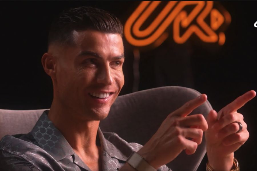 Ronaldo làm Youtuber kiếm được bao nhiêu tiền?