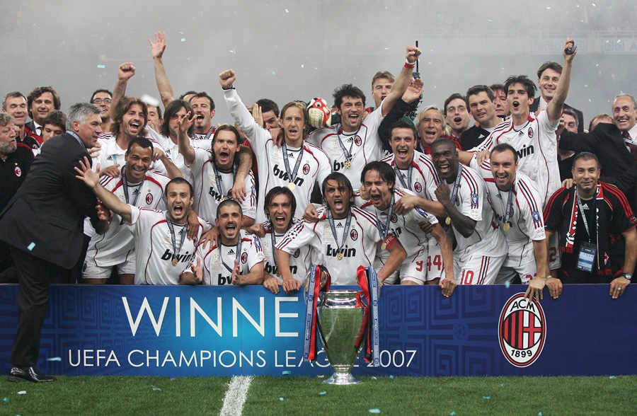 AC Milan vô địch cúp C1 vào năm 2007 sau khi đánh bại Liverpool tại Athens