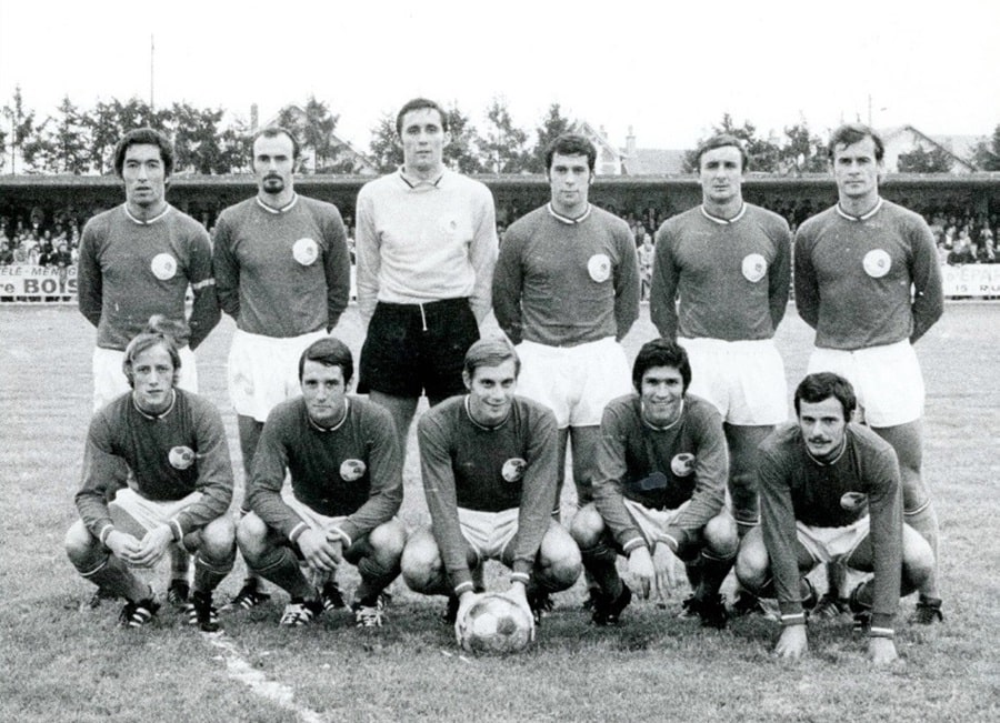 PSG được thành lập năm 1970 bởi sự sát nhập của 2 CLB Paris FC và Stade Saint-Germain