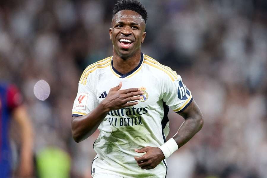 Vinicius đảm bảo lòng trung thành với Real Madrid