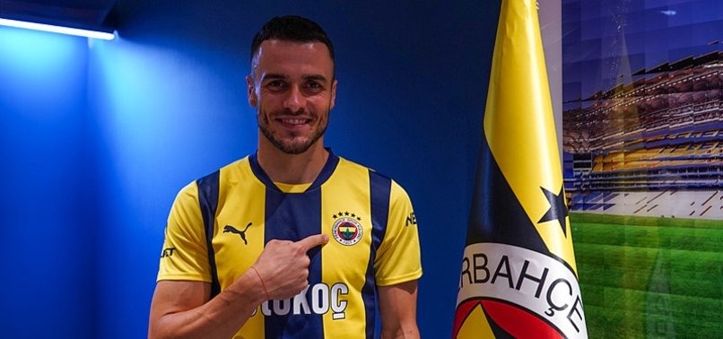 Filip Kostic chính thức gia nhập Fenerbahce