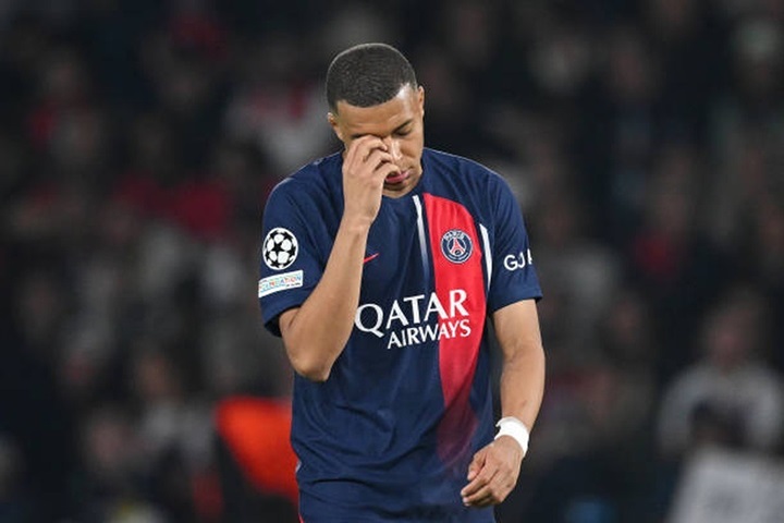 Mối quan hệ giữa PSG và Mbappe ngày càng căng thẳng