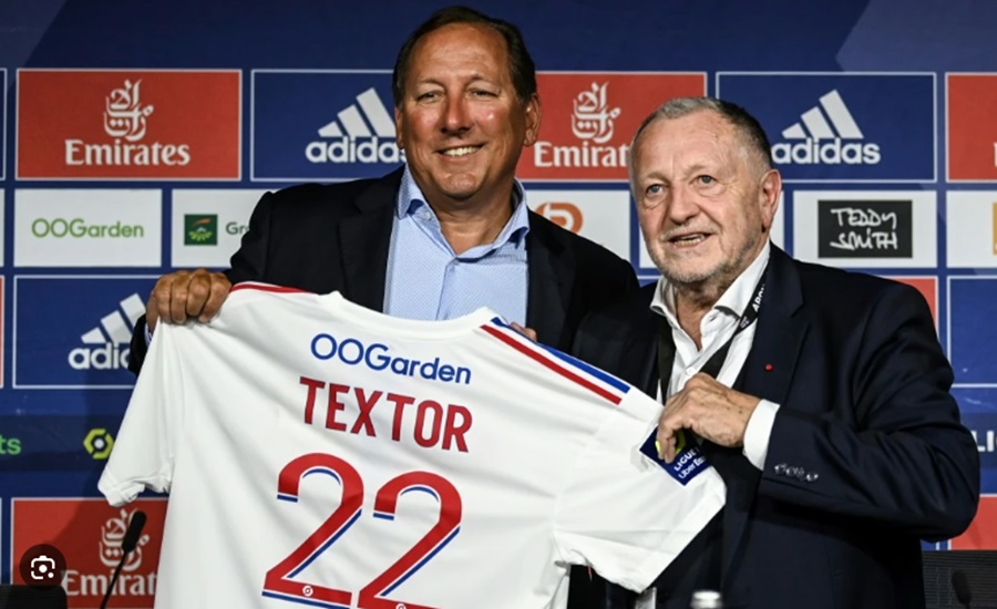 Doanh nhân John Textor đã chính thức tiếp quản Olympique Lyonnais từ tay Jean-Michel Aulas