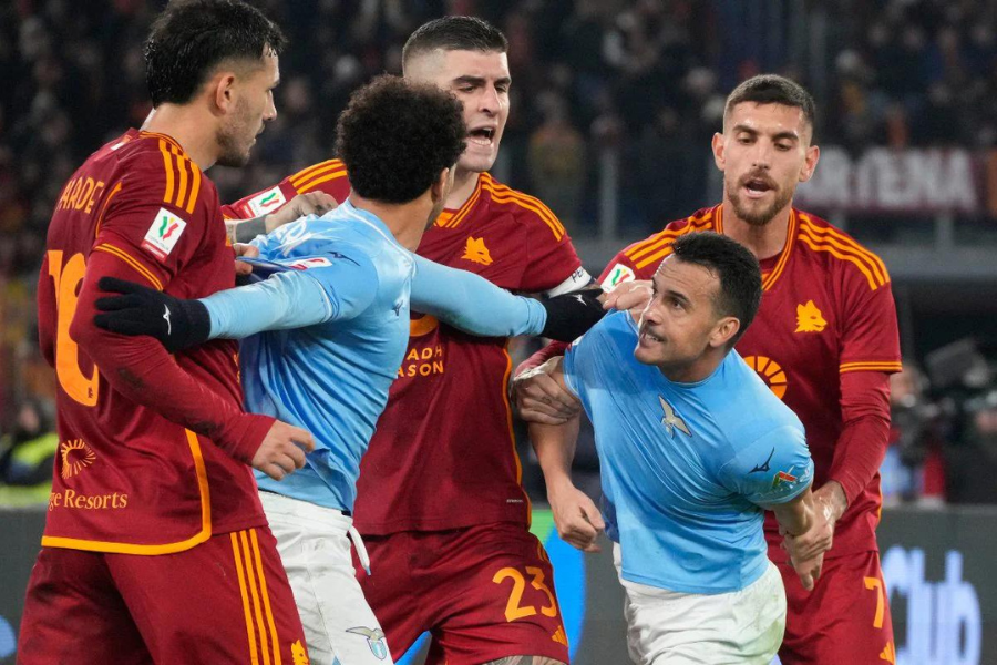 Những trận derby thành Rome luôn rất căng thẳng.