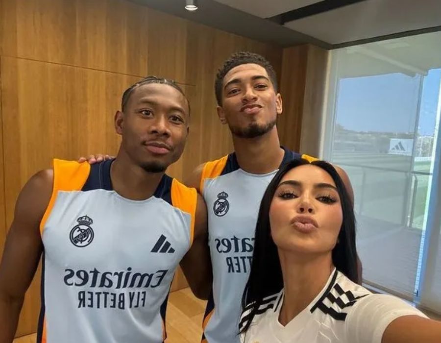 Các fan Real Madrid lo lắng khi thấy Kim Kardashian chụp hnfh với các cầu thủ