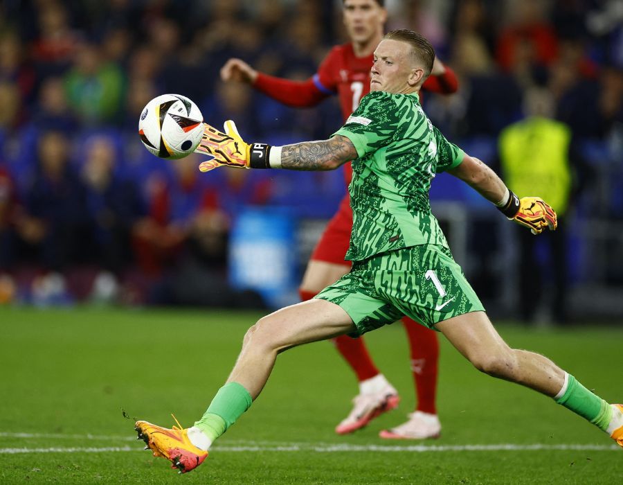 Pickford vừa trải qua Euro 2024 cùng tuyển Anh