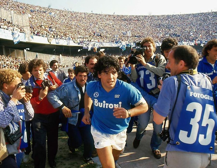 Maradona là huyền thoại của Napoli