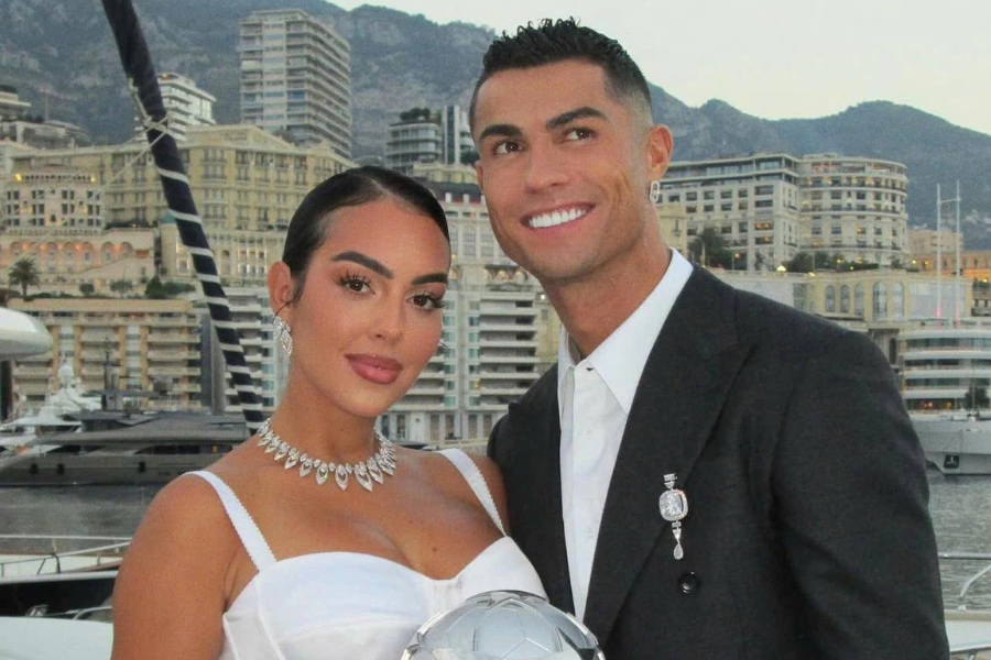 Georgina và Ronaldo đang sống cùng nhau tại Saudi Arabia.