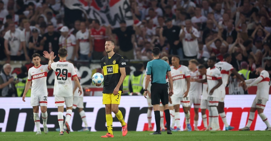 Dortmund thảm bại khó tin trước Stuttgart