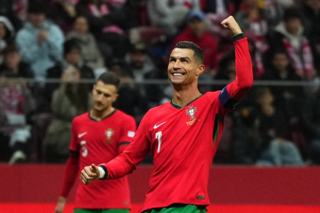 Ronaldo lập công, Bồ Đào Nha "xử đẹp" Ba Lan