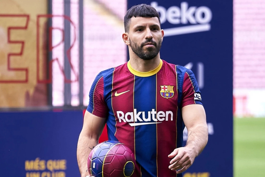 Aguero trong màu áo Barca.