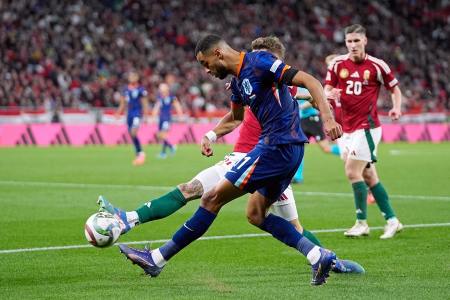 Virgil Van Dijk ‘ăn’ thẻ đỏ, ĐT Hà Lan hòa hú vía 1-1 Hungary