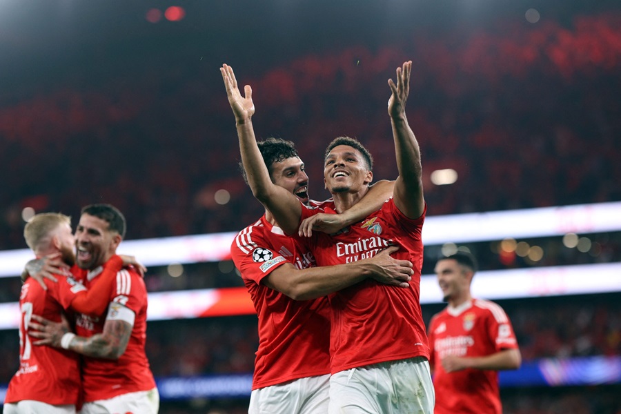 Benfica gây sốc khi đè bẹp Atletico Madrid