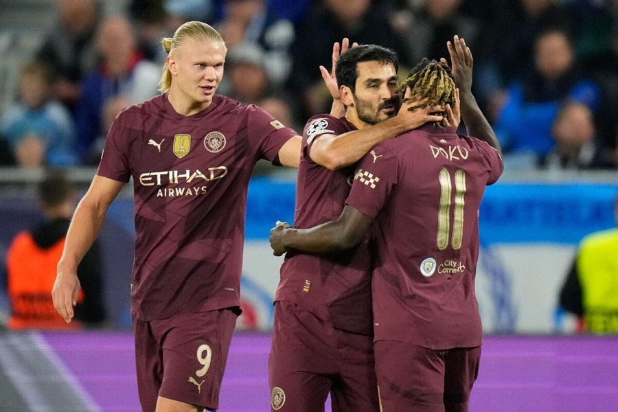 Man City thị uy sức mạnh trước “nhược tiểu” tại Champions League