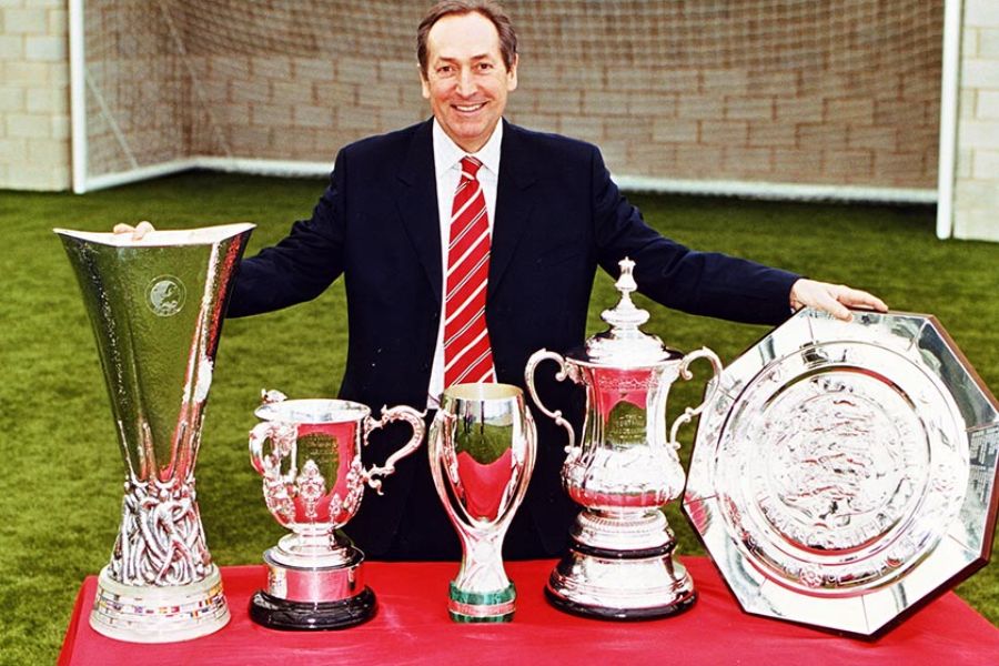 Gerard Houllier đã giành được năm danh hiệu vào năm 2001 bao gồm Siêu cúp UEFA