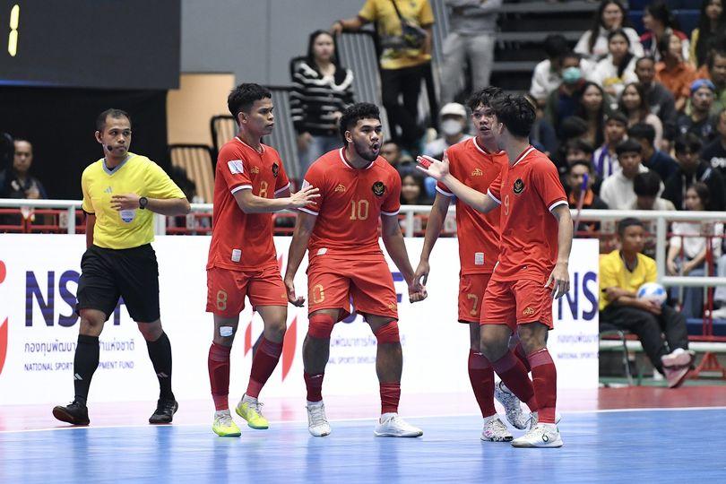 Huỷ diệt Thái Lan 5-1, Indonesia gặp Việt Nam ở chung kết