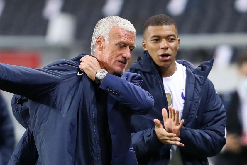 Deschamps khẳng định ông chủ động loại Mbappe khỏi danh sách triệu tập ĐT Pháp tháng 11.