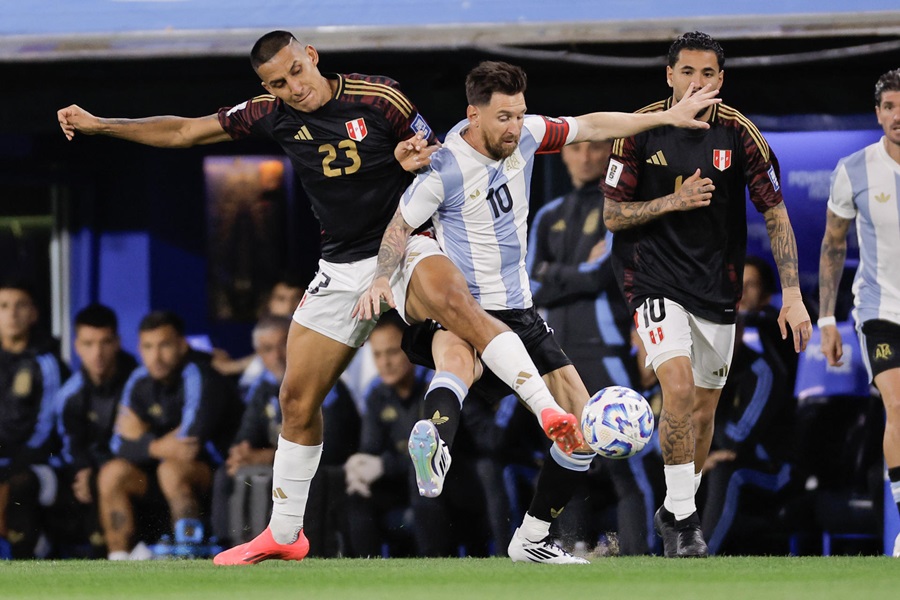 Messi góp công vào thắng lợi tối thiểu của Argentina