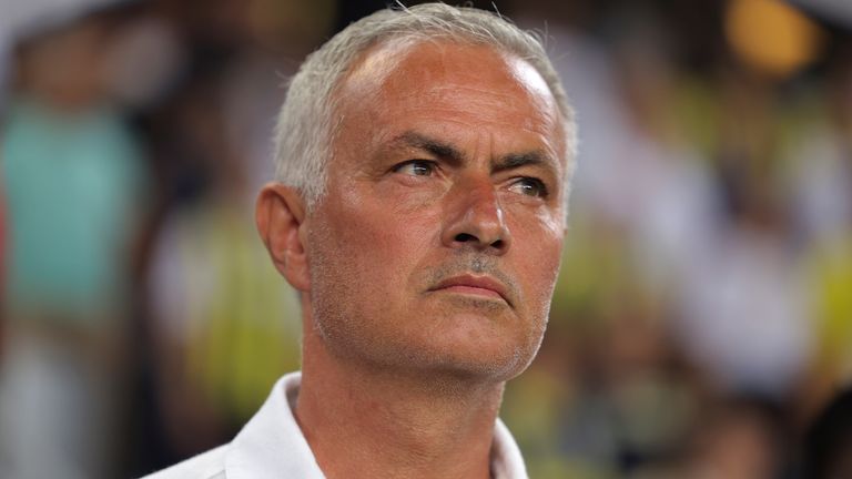 Mourinho gây tranh cãi khi chỉ trích bóng đá Thổ Nhĩ Kỳ.