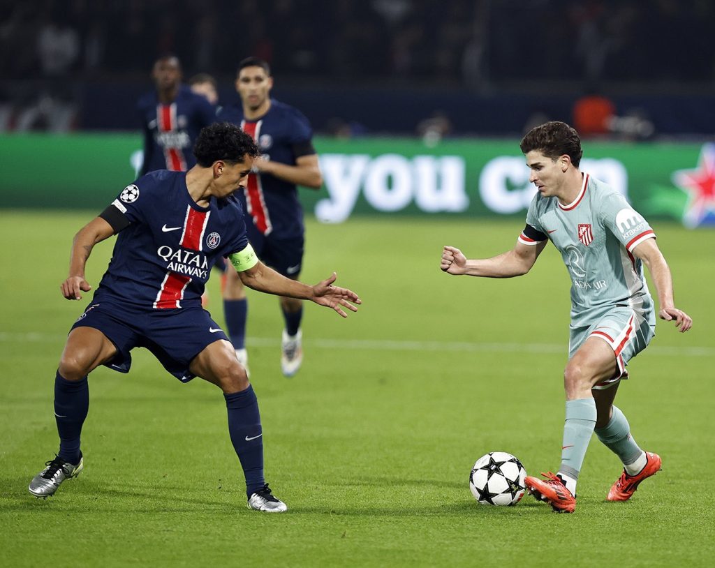 PSG đang gặp nhiều khó khăn cho suất đi tiếp tại Champions League