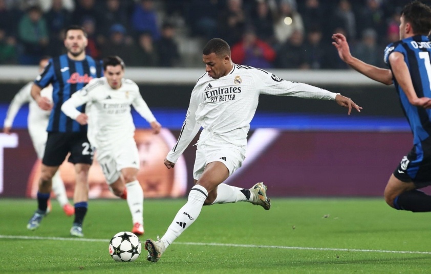 Mbappe sớm giúp Real vượt lên trước Atalanta.